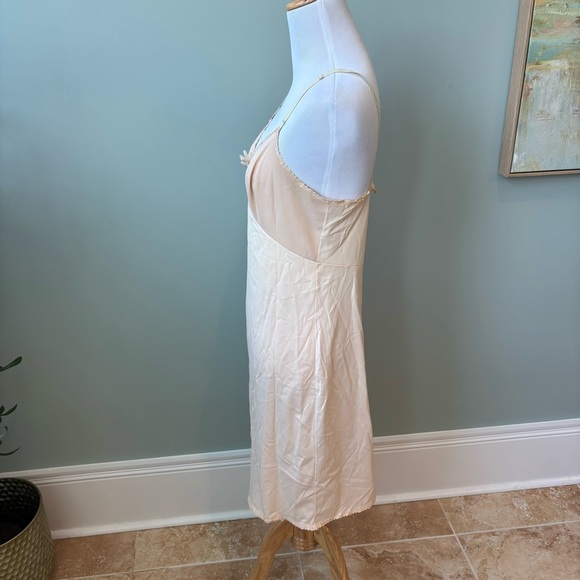 Vintage Olga Slip Dress 34 Nylon Beige Lace Trim Lingerie Nightgown 1950s–60s - Picture 2 of 7